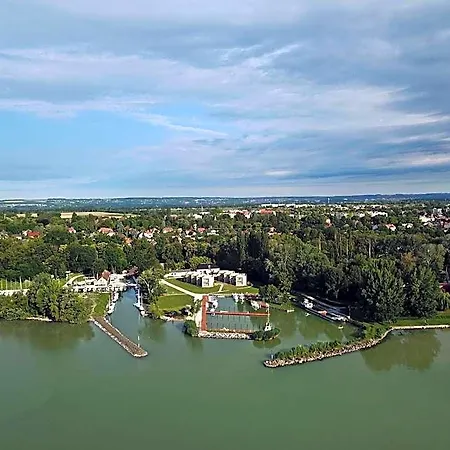 Akvarium Apartmanhazak Hotell Keszthely