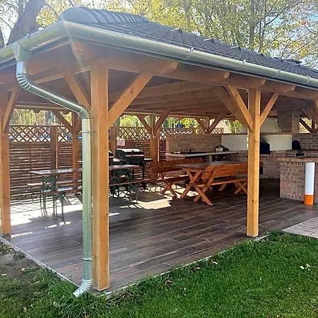 Lägenhetshotell Akvarium Apartmanhazak *