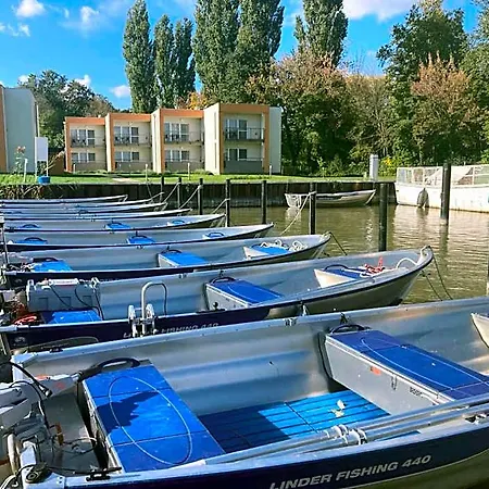 Hotell Akvarium Apartmanhazak *