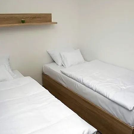 Akvarium Apartmanhazak Hotell Keszthely